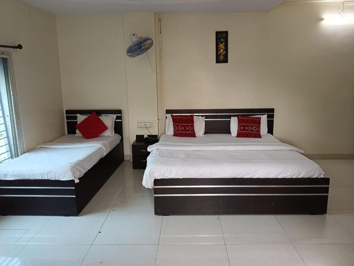 Hotel Mahati Indore Esterno foto